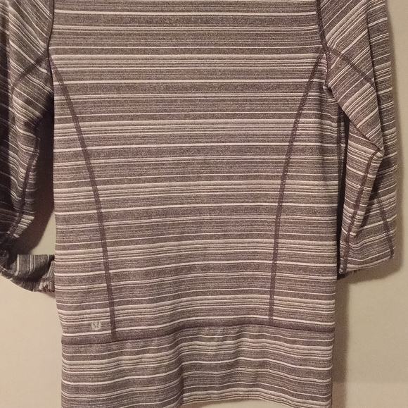 Lululemon sweaters women's size 6 - Picture 9 of 9